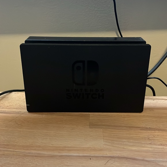 Gray Nintendo Switch With Games - Picture 2 of 9